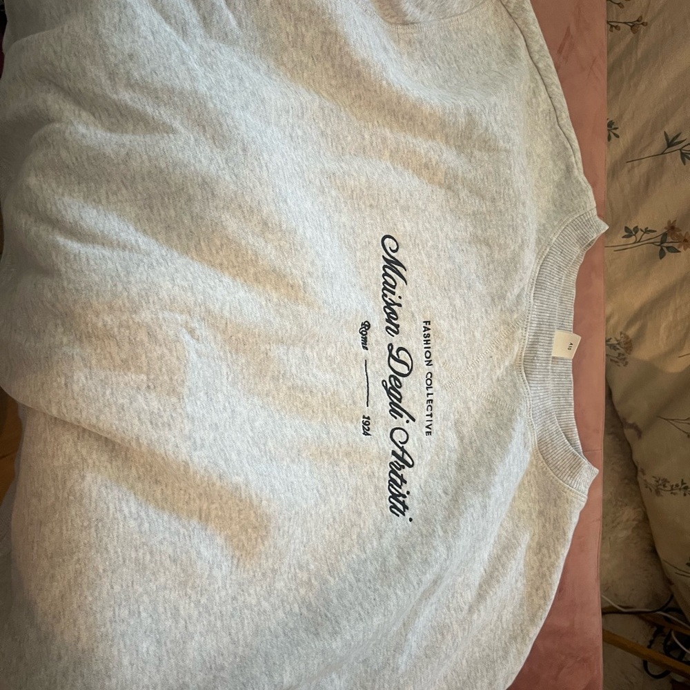 H&M Gray Crew Neck Sweater